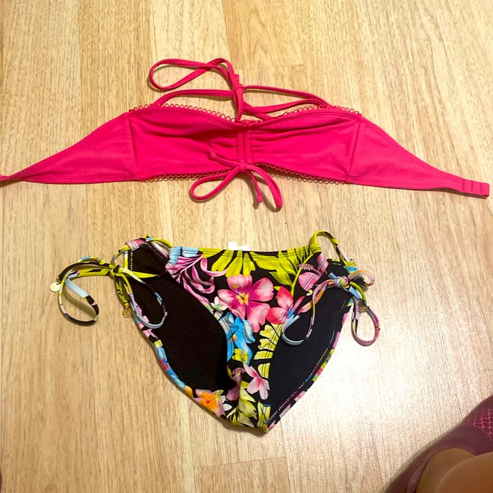 Two piece swimsuit, size small and women's don't completely go together